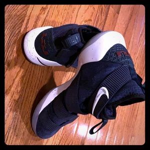 Nike Men’s Zoom LeBron Soldier xl basketball shoes